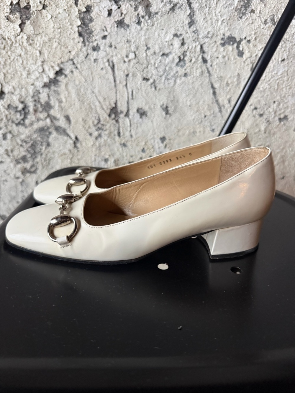 Gucci Tom Ford Cream Kitten Heel Pumps with Silver Horsebit
